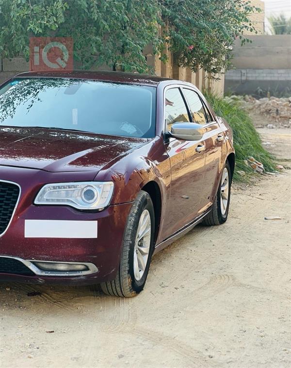 Chrysler 300 2016 for sale in Iraq - Al-urka